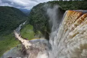 National Geographic at Kaieteur Falls (video)