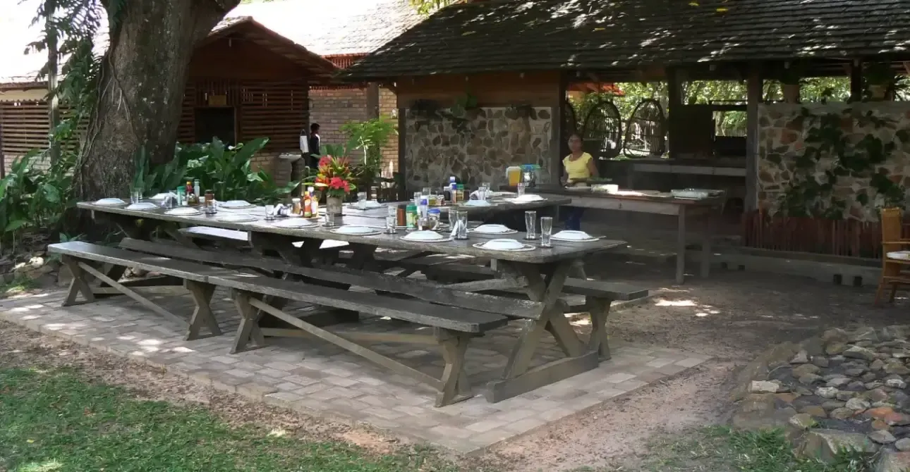 imgi_16_Rock-View-Lodge-1-1-1-1290x670